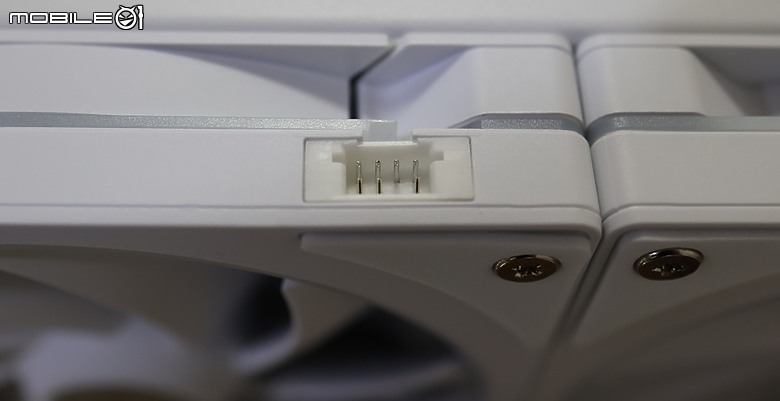 點我看大圖 幻彩星環風扇 DEEPCOOL 九州風神 LM360 AIO 開箱