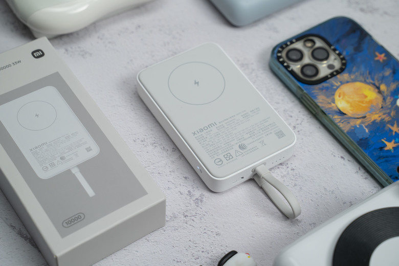【開箱測試】Xiaomi 磁吸自帶線行動電源 10000mah 33W 便宜實用 但缺點明顯
