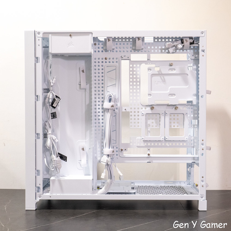 點我看大圖 模組化尬洞洞板!CORSAIR FRAME 5000D RS ARGB