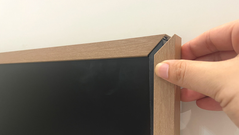 【阿洪開箱中】三星 Samsung The Frame Pro｜顏值與實力兼具的全方位進化，從藝術擺設躍升影音旗艦款