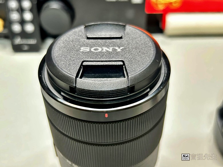 【盲狙先生傳100】SONY a6700M 被小惡魔推坑篇 | SEL18135 KIT鏡+SEL16F2.8,街拍、旅遊一次到位的入門機首選