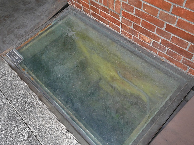 臺北製糖所文化園區、萬華林宅｜星巴克 艋舺門市、仁濟療養院、萬華故事館、青年公園游泳池、金義合行、艋舺集義宮、艋舺洪氏祖厝、萬華國中活動中心、雙園國小健康樓、五〇年代首批整建住宅 — 臺北市區小旅行之南艋舺半日散策