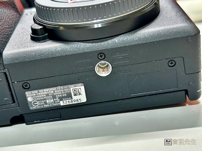 【盲狙先生傳100】SONY a6700M 被小惡魔推坑篇 | SEL18135 KIT鏡+SEL16F2.8,街拍、旅遊一次到位的入門機首選