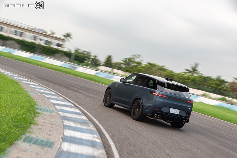 Range Rover Sport SV 大鵬灣賽道試駕｜不只上得了林道，現在更下得了賽道！