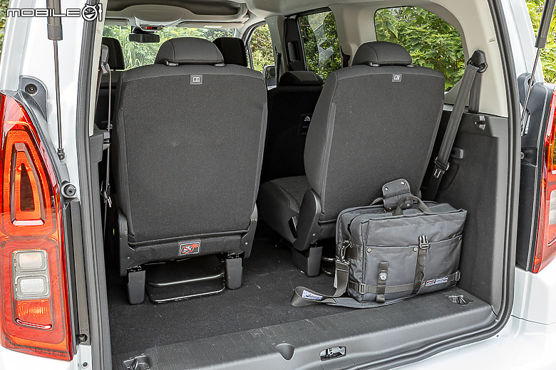 Opel Combo Life Premium 試駕｜挾德藝美學登台參戰，啟七座 MPV 瑜亮之爭！