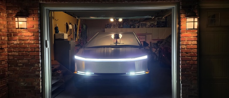 【開箱】2025 Tesla Cybertruck Cyberbeast Edition