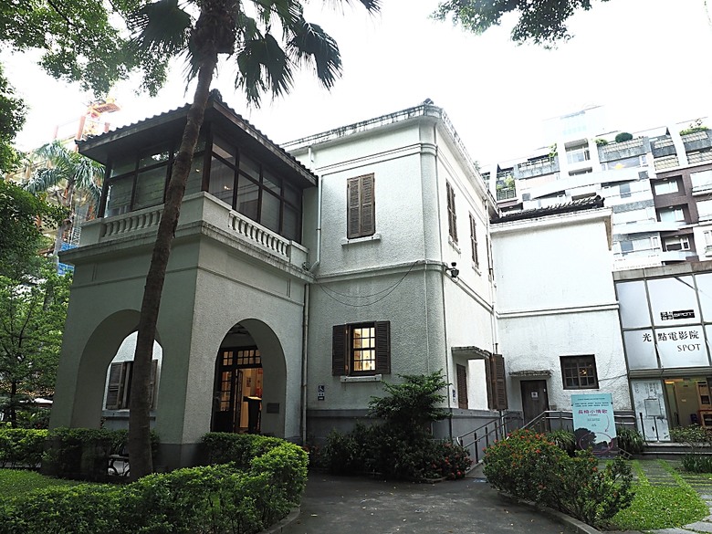 心中山線形公園、誠品書店 R79、玫瑰古蹟—蔡瑞月舞蹈研究社、光點台北(台北之家)、中山藏藝所,附掛OKAY韓國烤肉 — 臺北市區小旅行之選物小攤、咖啡香與日系文青風生活圈