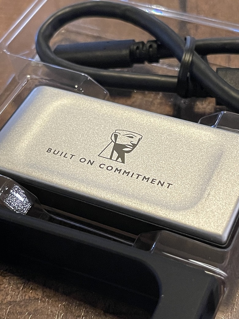 小體積・大超值：Kingston XS2000 外接 SSD 開箱，打造行動創作新典範