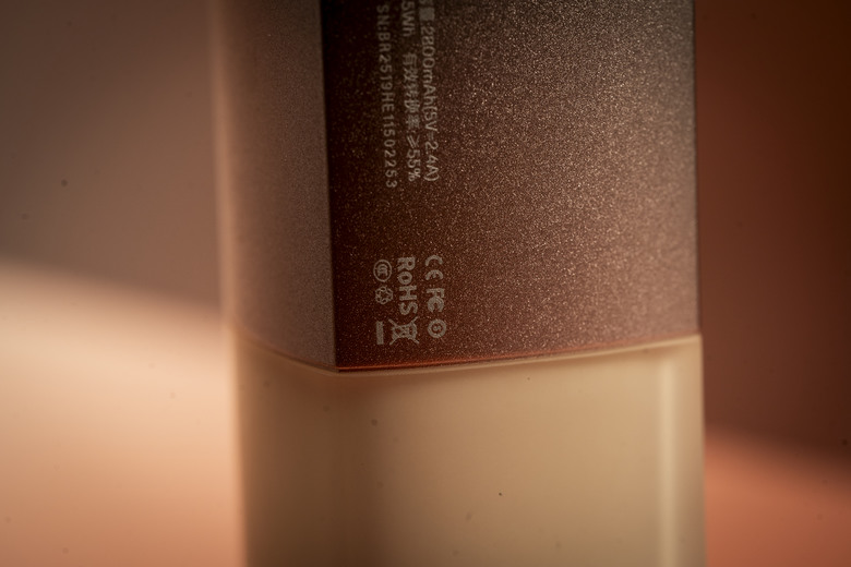 【開箱測試】LOFFEE 釉光多功能行動電源 5000mah 外觀精緻 效能其次