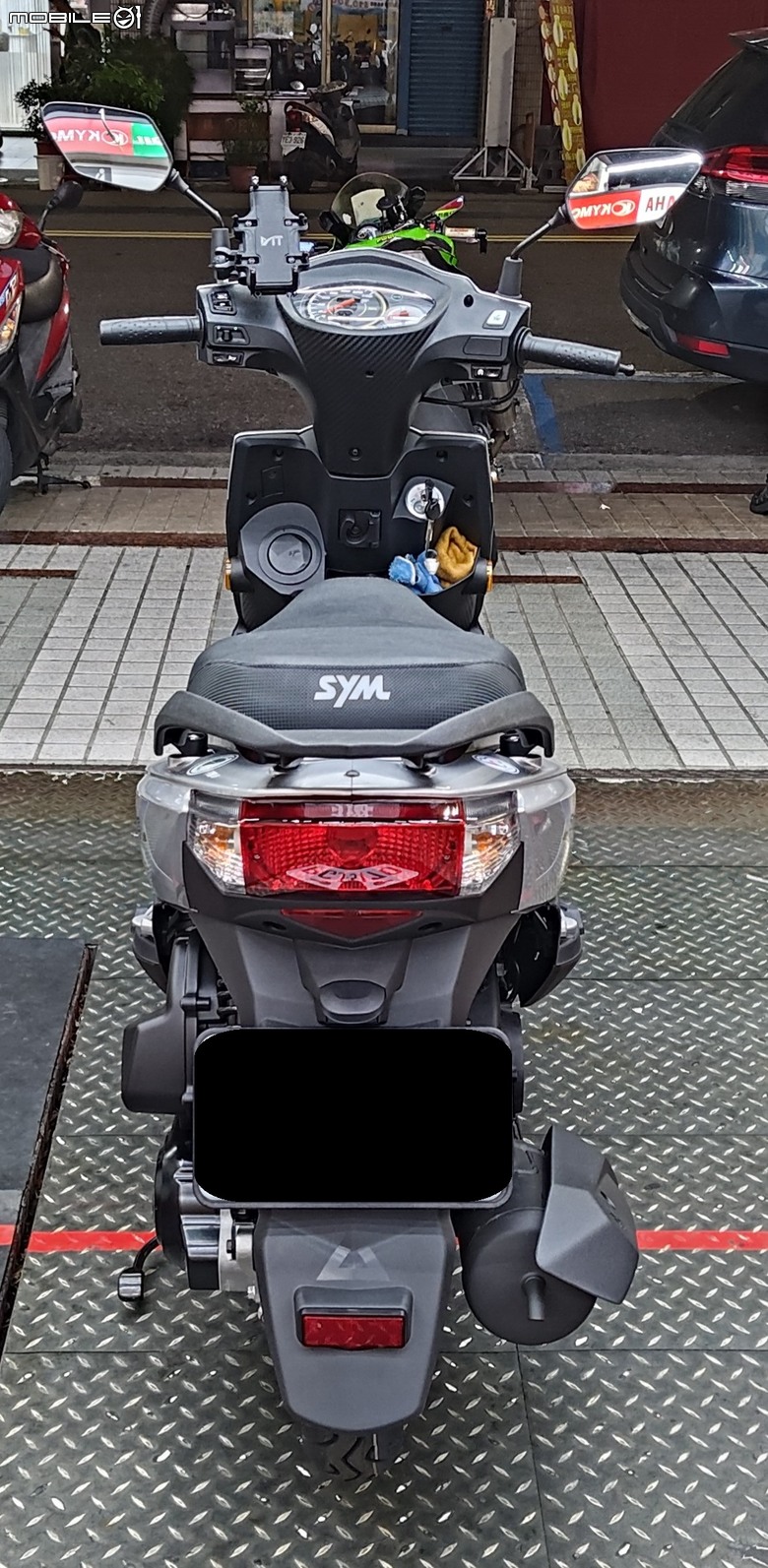 點我看大圖 七期迪爵125CBS開箱...補充置物箱測試(瘦迪)