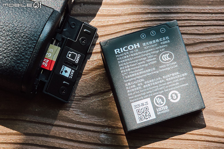 RICOH GR IV 初步體驗｜七年等待、街拍神器再進化！