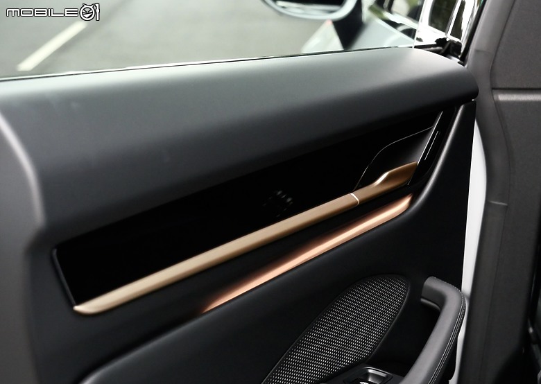 【開箱】Porsche Macan 4｜從訂車到交車流程、選配與隔熱紙分享