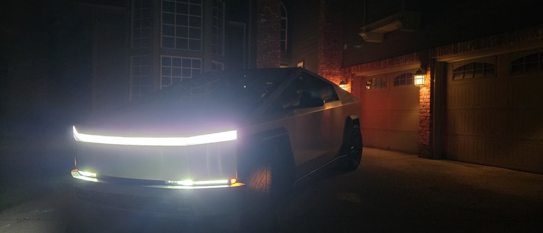 【開箱】2025 Tesla Cybertruck Cyberbeast Edition