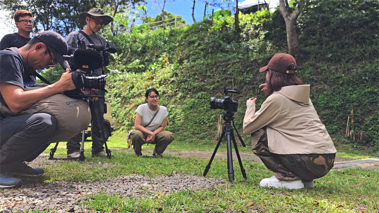 【SOLO CAMPING】女子單人露營｜電視台跟拍採訪｜為什麼60歲要挑戰單人車泊｜導演倒數5秒演員魂就上身｜拉拉姐的故事 #巴萬五峰露營區