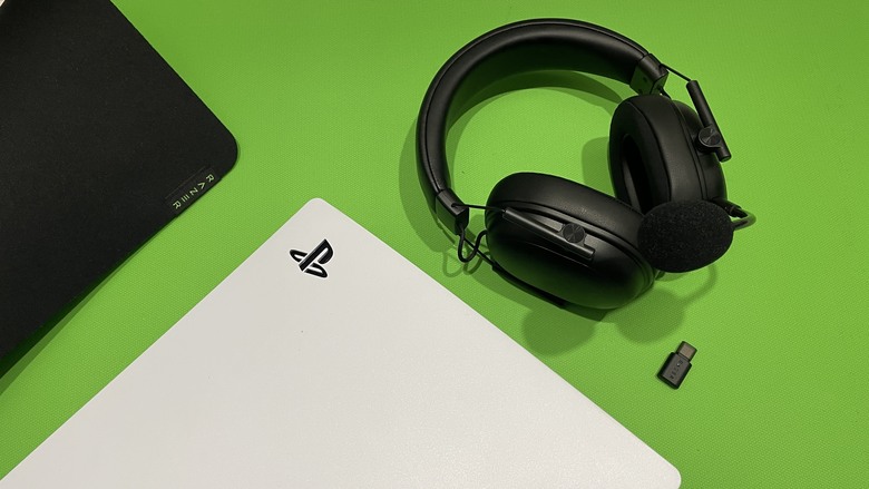 【阿洪開箱中】Razer 雷蛇 黑鯊 Blackshark V3X Hyperspeed 電競耳麥 戴三小時不悶、PS5+iPad+筆電全都通!三模連線軟硬體全面實測(圖多)