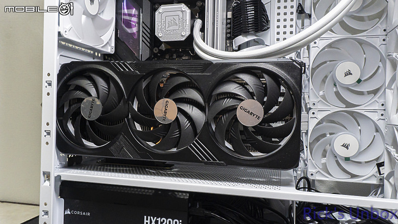 【開箱】高模組化頂級中塔機殼 | CORSAIR FRAME 5000D RS ARGB WHITE