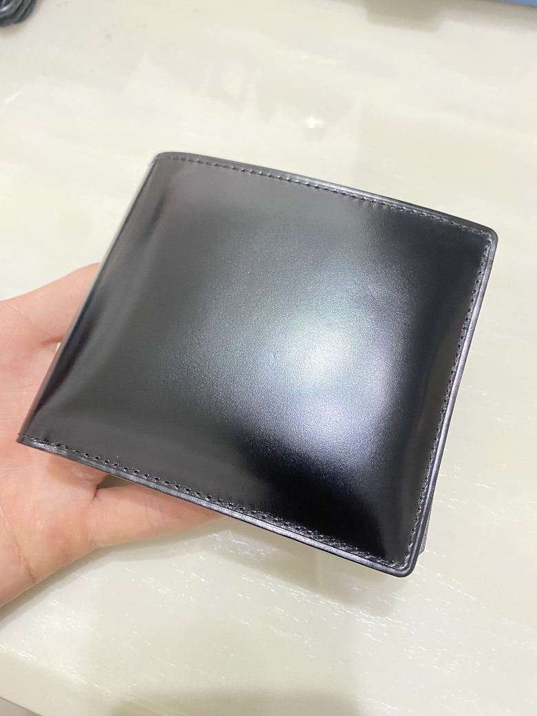 【開箱】土屋鞄製造所|2025 新色「黑/黑」馬臀皮夾|購買前掙扎、品牌售後(持續更新使用心得)