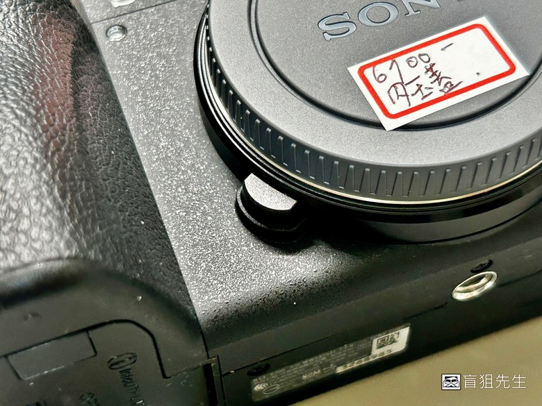 【盲狙先生傳100】SONY a6700M 被小惡魔推坑篇 | SEL18135 KIT鏡+SEL16F2.8,街拍、旅遊一次到位的入門機首選