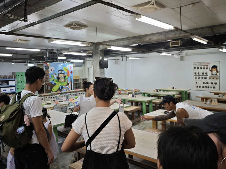 鶯歌小鎮一日遊 - 鶯歌陶瓷老街巡禮 / ESUWA 肉桂卷&可頌專売處 / 新旺集瓷手拉坏課程初體驗 / 阿婆壽司 & 厚道排骨飯