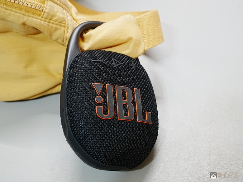 【盲狙先生傳98】JBL CLIP 5 加入好市多專賣! | 可攜式防水藍牙喇叭再進化!機身更堅固、音質更清晰、推力更強、支援App設定!