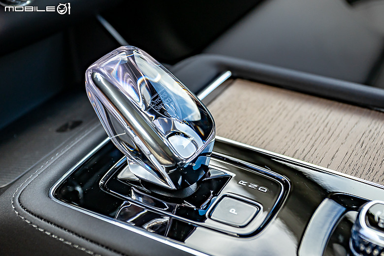 Volvo 小改款 XC90 B5 Plus 試駕|披上時尚外衣、融入科技元素,利劍重磨再戰一回!