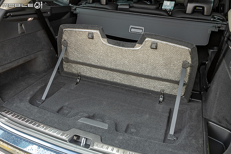Volvo 小改款 XC90 B5 Plus 試駕｜披上時尚外衣、融入科技元素，利劍重磨再戰一回！