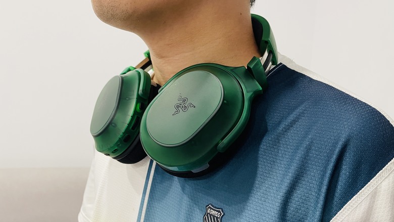 【阿洪開箱中】雷蛇 Razer Phantom 幻影綠系列整組開箱實測心得|RGB 美學全面解放,透明設計再掀桌面革命!