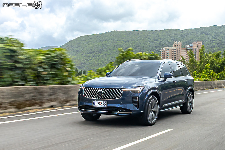 Volvo 小改款 XC90 B5 Plus 試駕|披上時尚外衣、融入科技元素,利劍重磨再戰一回!