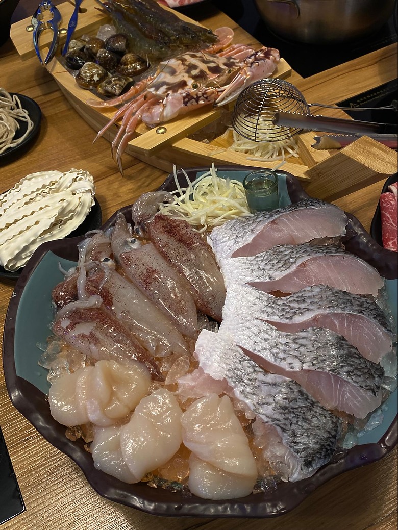 點我看大圖 三重隱藏版火鍋店!活蟹+干貝+水母牆超浮誇|海鮮控必收