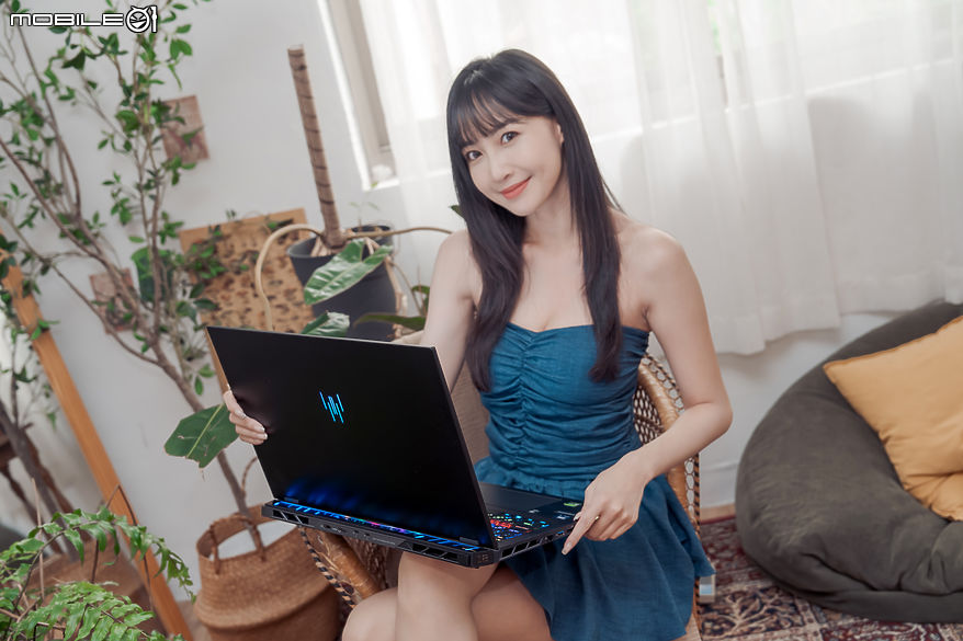 點我看大圖 Acer Predator Helios 18 AI 測試報告|旗艦掠奪者滿血回歸