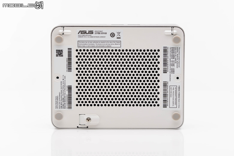 ASUS NUC 15 Pro Plus 開箱實測 在小巧體積內具備記憶體／SSD 擴充能量