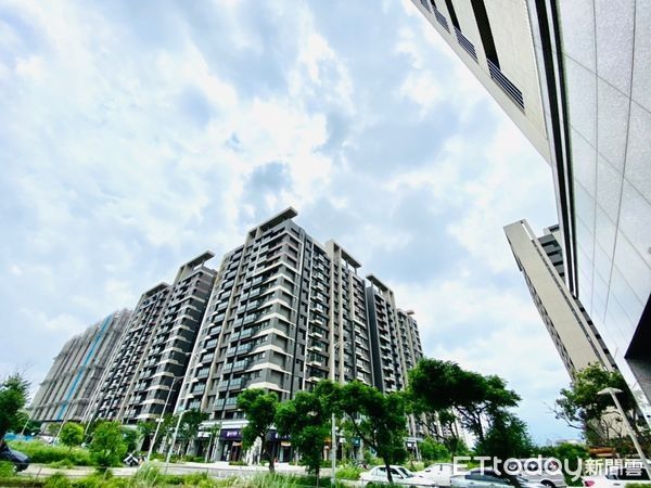 新案價格回落2字頭，台中海線房市進盤整期