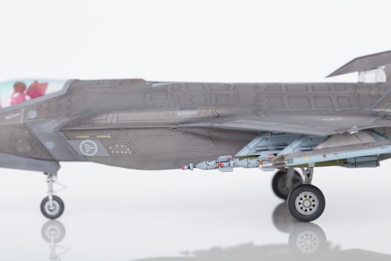 【模型樣品製作】TAMIYA 1/72 F-35A & F-35Q