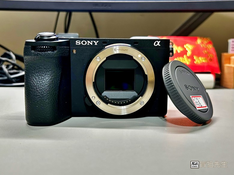 【盲狙先生傳100】SONY a6700M 被小惡魔推坑篇 | SEL18135 KIT鏡+SEL16F2.8，街拍、旅遊一次到位的入門機首選