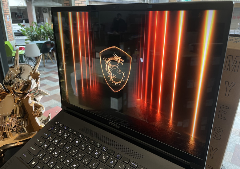 台中旗艦館 | Stealth 16 AI A2HWFG-031TW | AI 時代的輕量電競武器