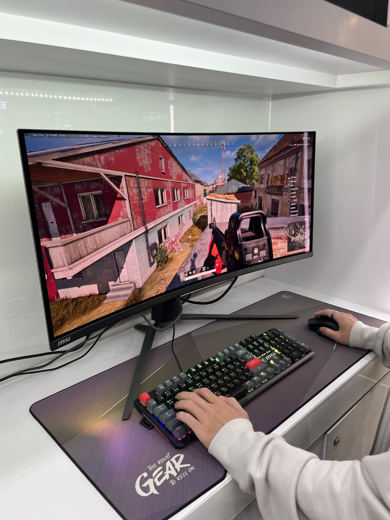台中微星旗艦館 | MSI MAG 341 CQP QD-OLED 一旦入手就停不下來