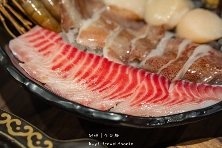 點我看大圖 一串12元挑戰串串排行榜!重慶麻辣火鍋專賣,西屯宵夜美食推薦2025菜單