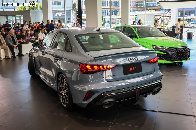 Audi RS 3 雙車型同步發表｜五缸渦輪帶來400匹強大性能、售價350.3萬元起！