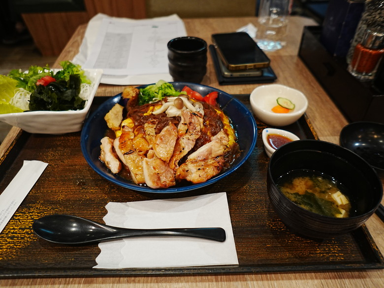 【盲狙先生傳100】SONY a6700M 被小惡魔推坑篇 | SEL18135 KIT鏡+SEL16F2.8,街拍、旅遊一次到位的入門機首選