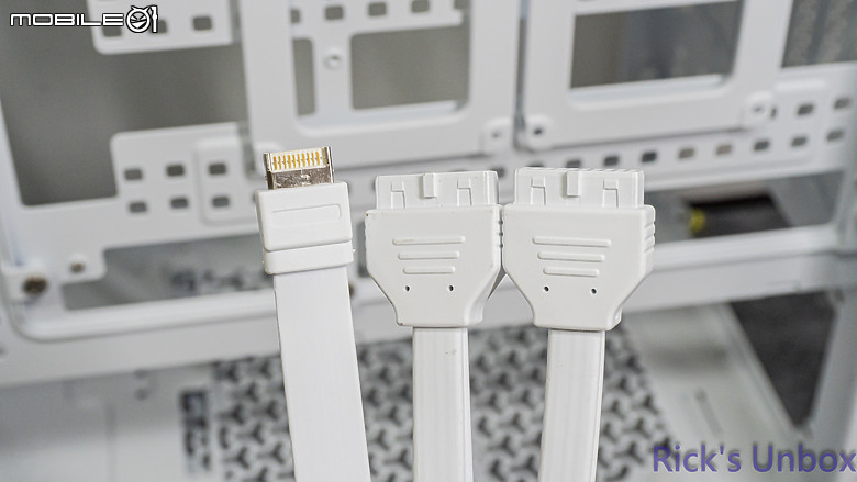【開箱】高模組化頂級中塔機殼 | CORSAIR FRAME 5000D RS ARGB WHITE