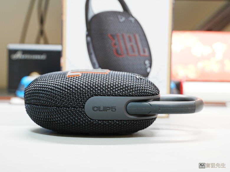 【盲狙先生傳98】JBL CLIP 5 加入好市多專賣！ | 可攜式防水藍牙喇叭再進化！機身更堅固、音質更清晰、推力更強、支援App設定！