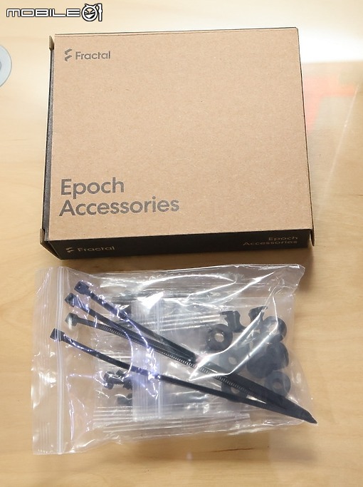 點我看大圖 North 的簡約平價版 Fractal Design Epoch 開箱