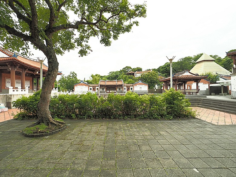 經國七海文化園區、圓山別莊(台北故事館)、臺北市立美術館、圓山自然景觀公園、臨濟護國禪寺 — 臺北市區小旅行之圓山一帶散策篇