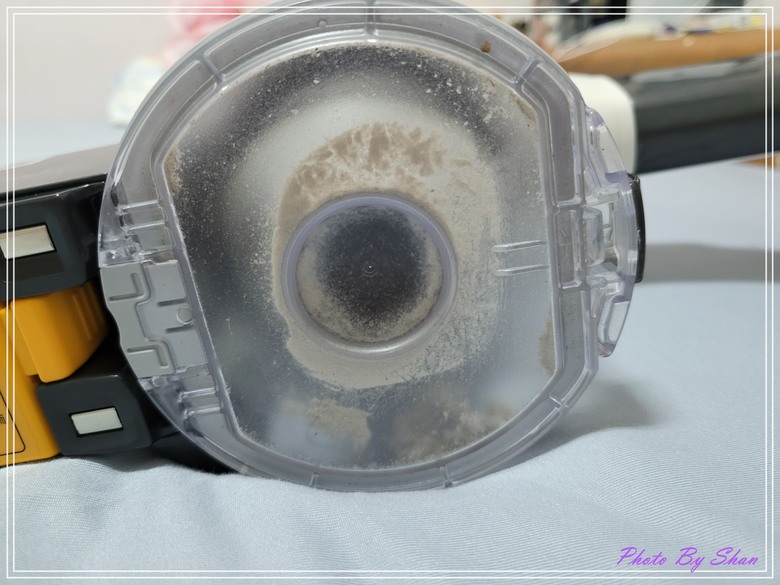 暑假家庭好幫手-LG A9X-Steam 乾濕全能無線吸塵器-All in one一台搞定吸塵、拖地再加自動集塵，真是好神器！！