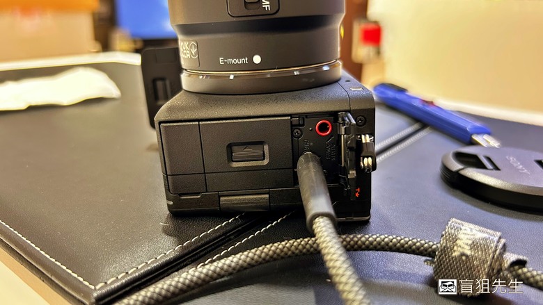 【盲狙先生傳100】SONY a6700M 被小惡魔推坑篇 | SEL18135 KIT鏡+SEL16F2.8,街拍、旅遊一次到位的入門機首選