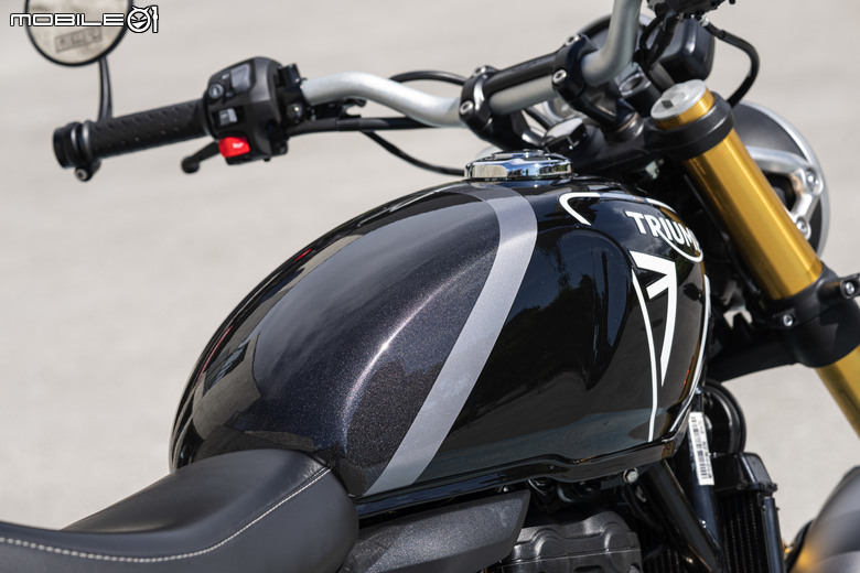 Triumph Speed400 試駕報告 | 動力飽滿、輕巧無壓力的日常坐騎！