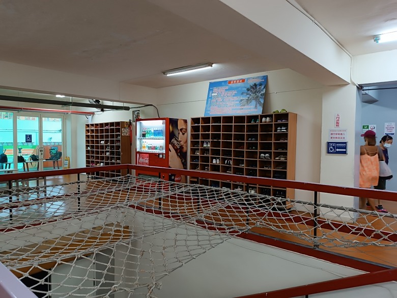 臺北製糖所文化園區、萬華林宅｜星巴克 艋舺門市、仁濟療養院、萬華故事館、青年公園游泳池、金義合行、艋舺集義宮、艋舺洪氏祖厝、萬華國中活動中心、雙園國小健康樓、五〇年代首批整建住宅 — 臺北市區小旅行之南艋舺半日散策