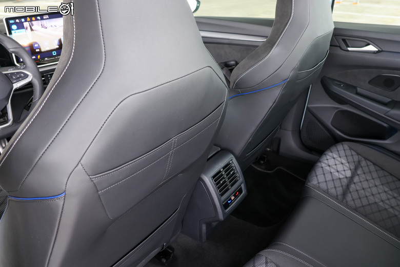 Volkswagen Golf 280 eTSI R-Line 試駕｜科技指數升級、仍為經典之作！