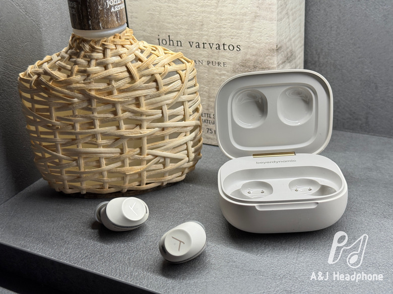 點我看大圖 |當百年聲學品牌遇上真無線 - beyerdynamic AMIRON 300 開箱評測|