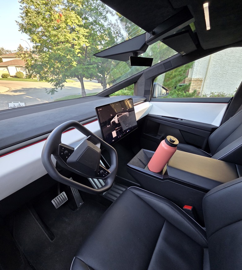 【開箱】2025 Tesla Cybertruck Cyberbeast Edition